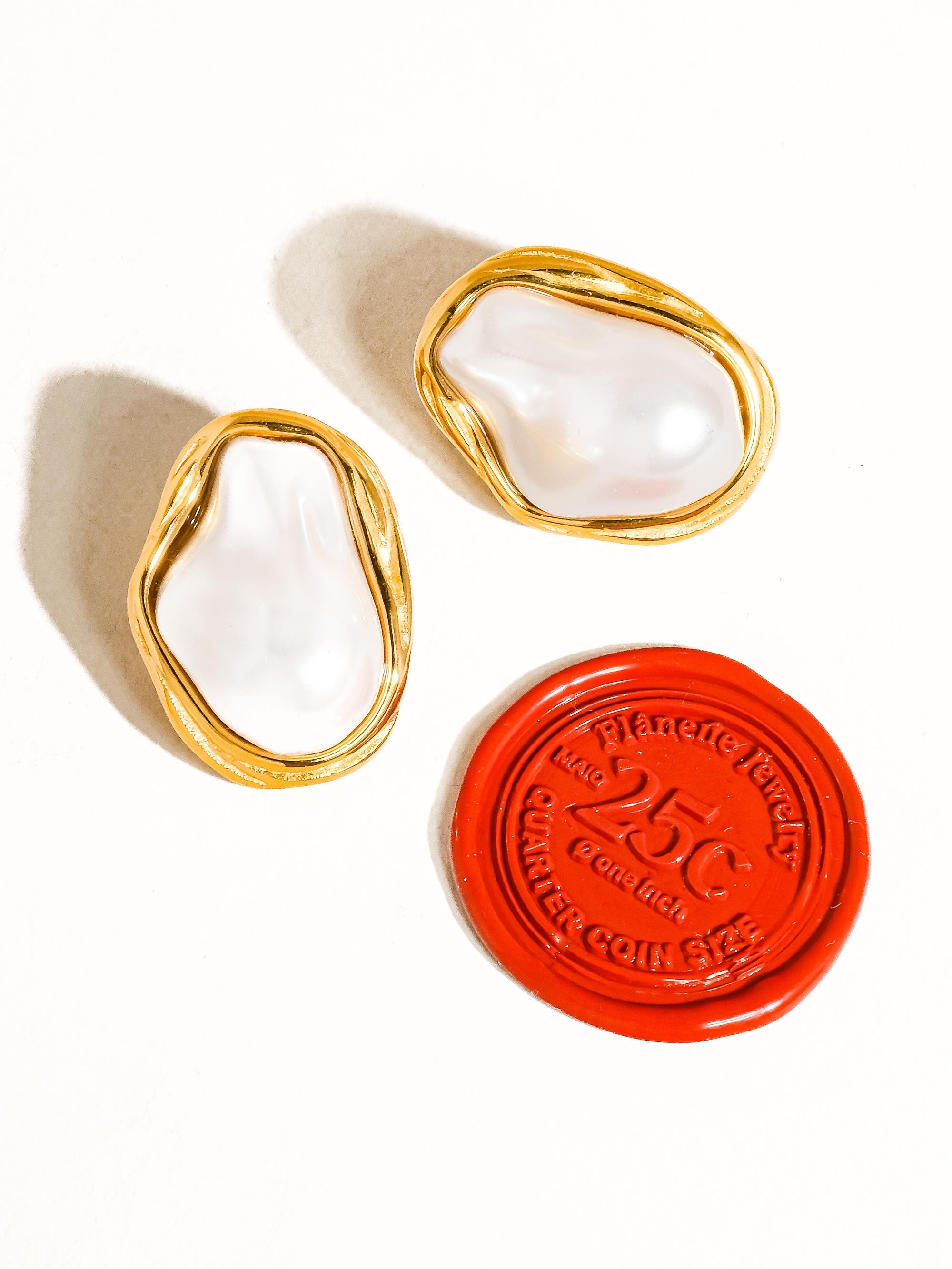 Classic Pearl Round Earring