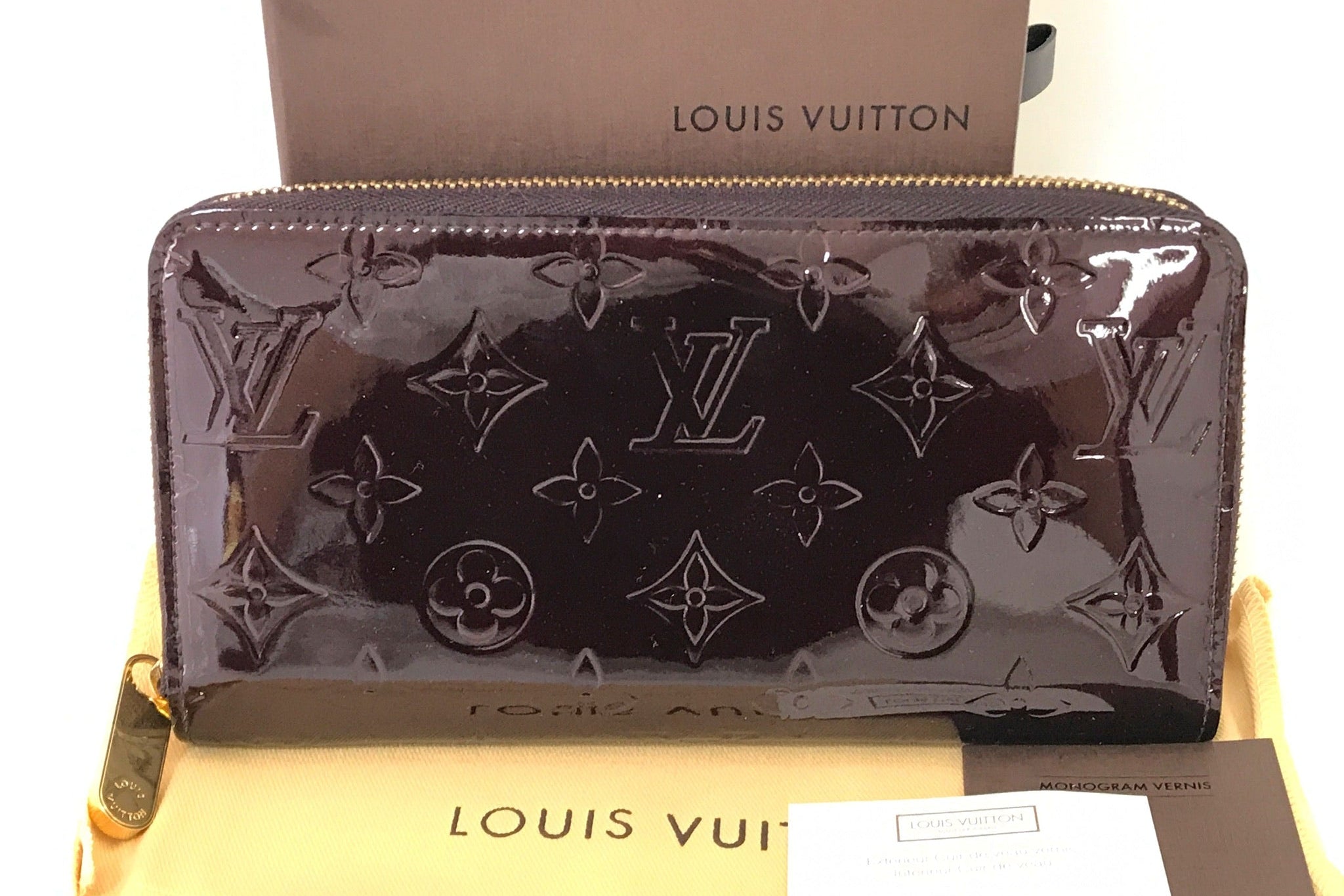 Louis Vuitton Vernis Zippy Wallet