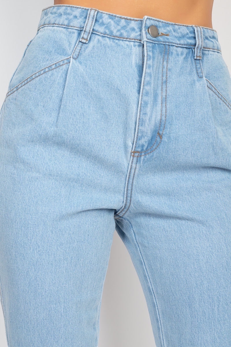Elastic Cuffed Sweatpants Jeans are here to flip the script. Crafted from 100% cotton, they're the rebellious love child of your favorite sweatpants and classic denim, complete with a high waist, front pleats, and slanted side pockets that actually work.