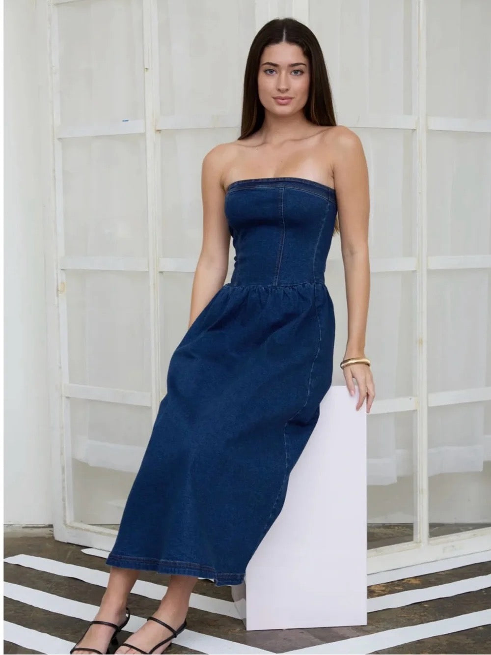STRAPLESS DENIM MIDI DRESS - DARK DENIM