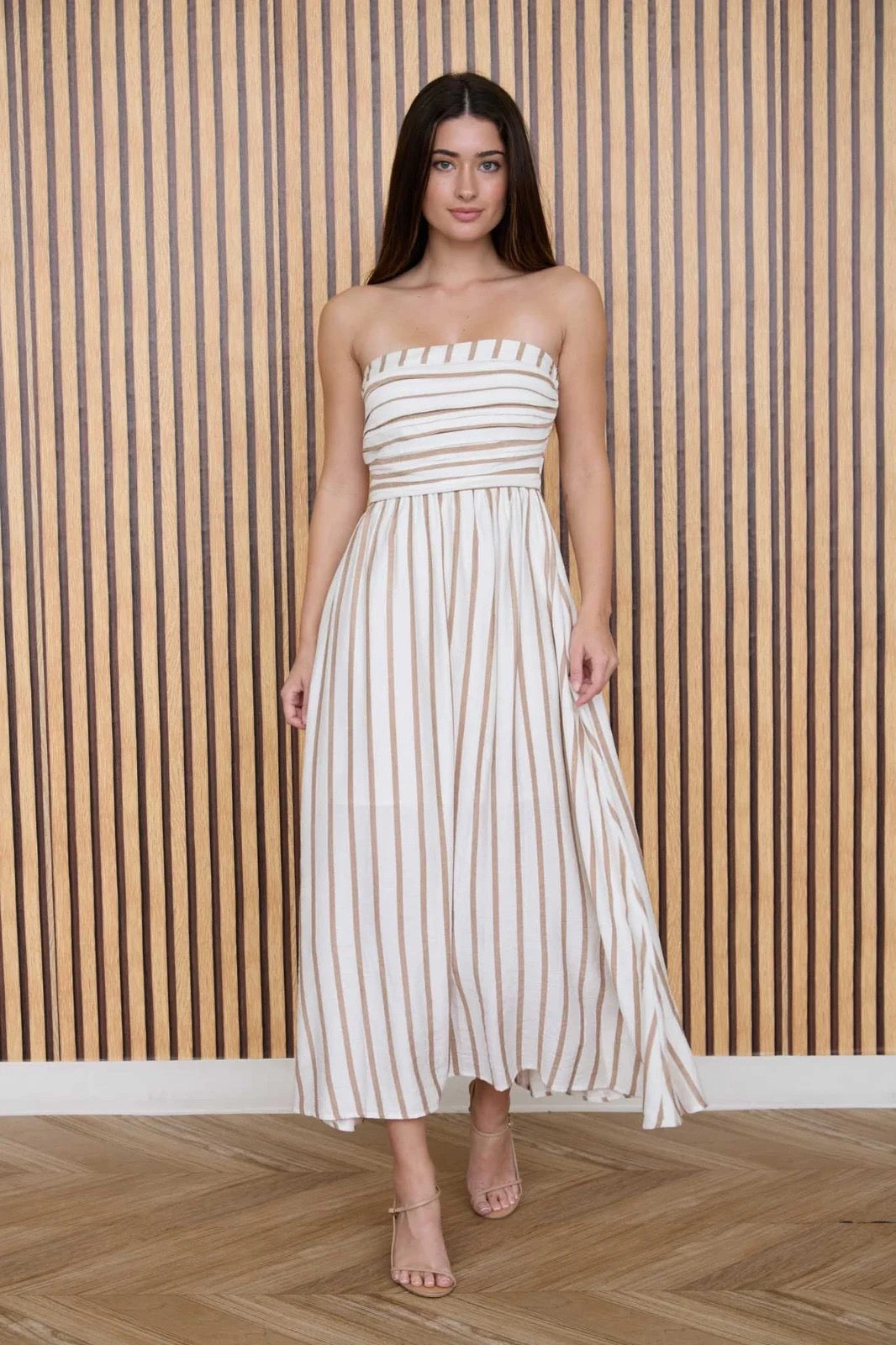 STRIPE PLEATED STRAPLESS LINEN MIDI DRESS - BROWN