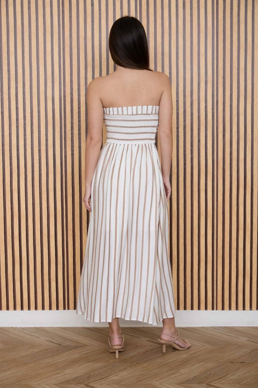 STRIPE PLEATED STRAPLESS LINEN MIDI DRESS - BROWN