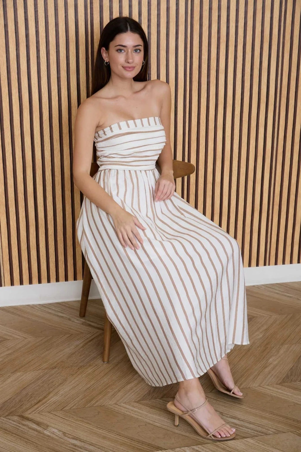 STRIPE PLEATED STRAPLESS LINEN MIDI DRESS - BROWN